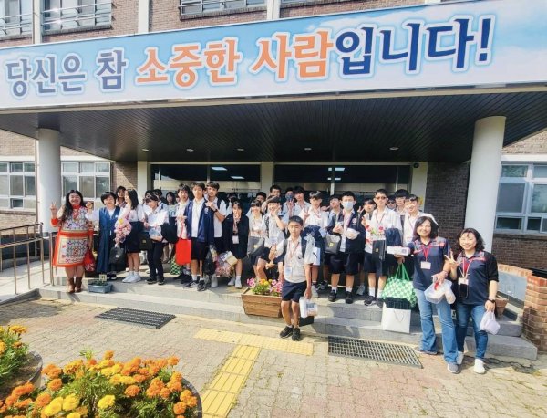 鳳西國中締造國際交流新紀錄 與韓國南倉中學友誼長存