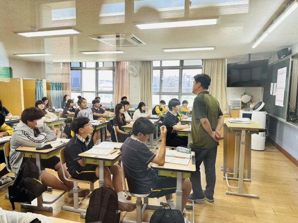 鳳西國中締造國際交流新紀錄 與韓國南倉中學友誼長存