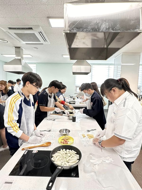 鳳西國中締造國際交流新紀錄 與韓國南倉中學友誼長存