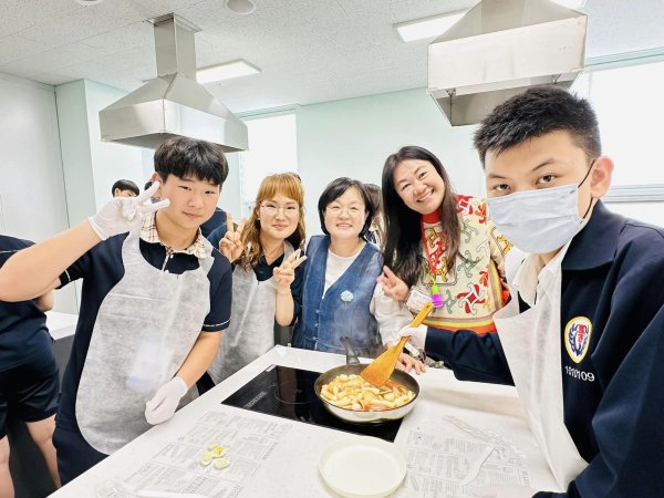 鳳西國中締造國際交流新紀錄 與韓國南倉中學友誼長存