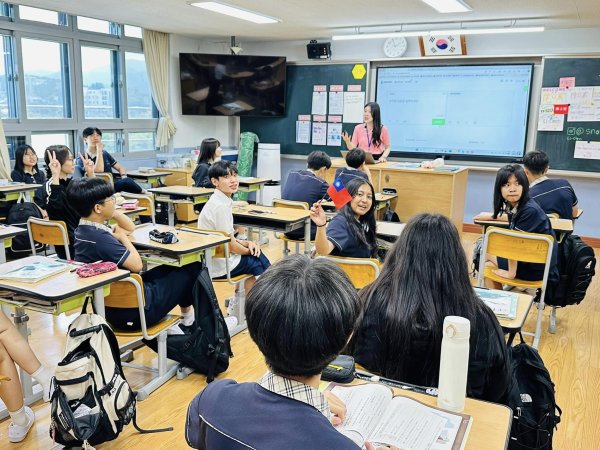 鳳西國中締造國際交流新紀錄 與韓國南倉中學友誼長存