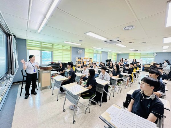 鳳西國中締造國際交流新紀錄 與韓國南倉中學友誼長存