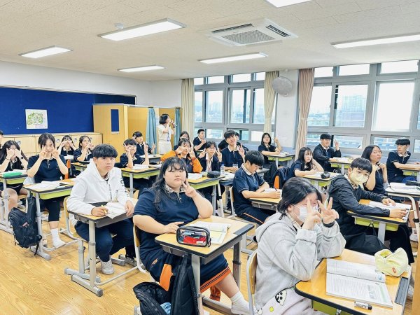 鳳西國中締造國際交流新紀錄 與韓國南倉中學友誼長存