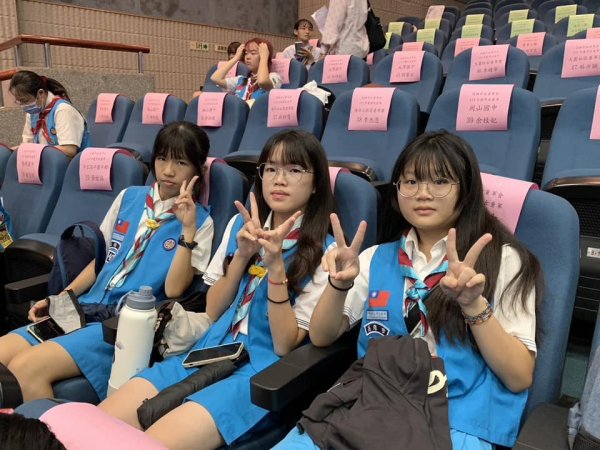 鳳西國中三位學生榮獲113年高雄市優秀女童軍殊榮