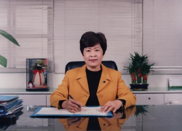 第七任校長-黃白蘭校長